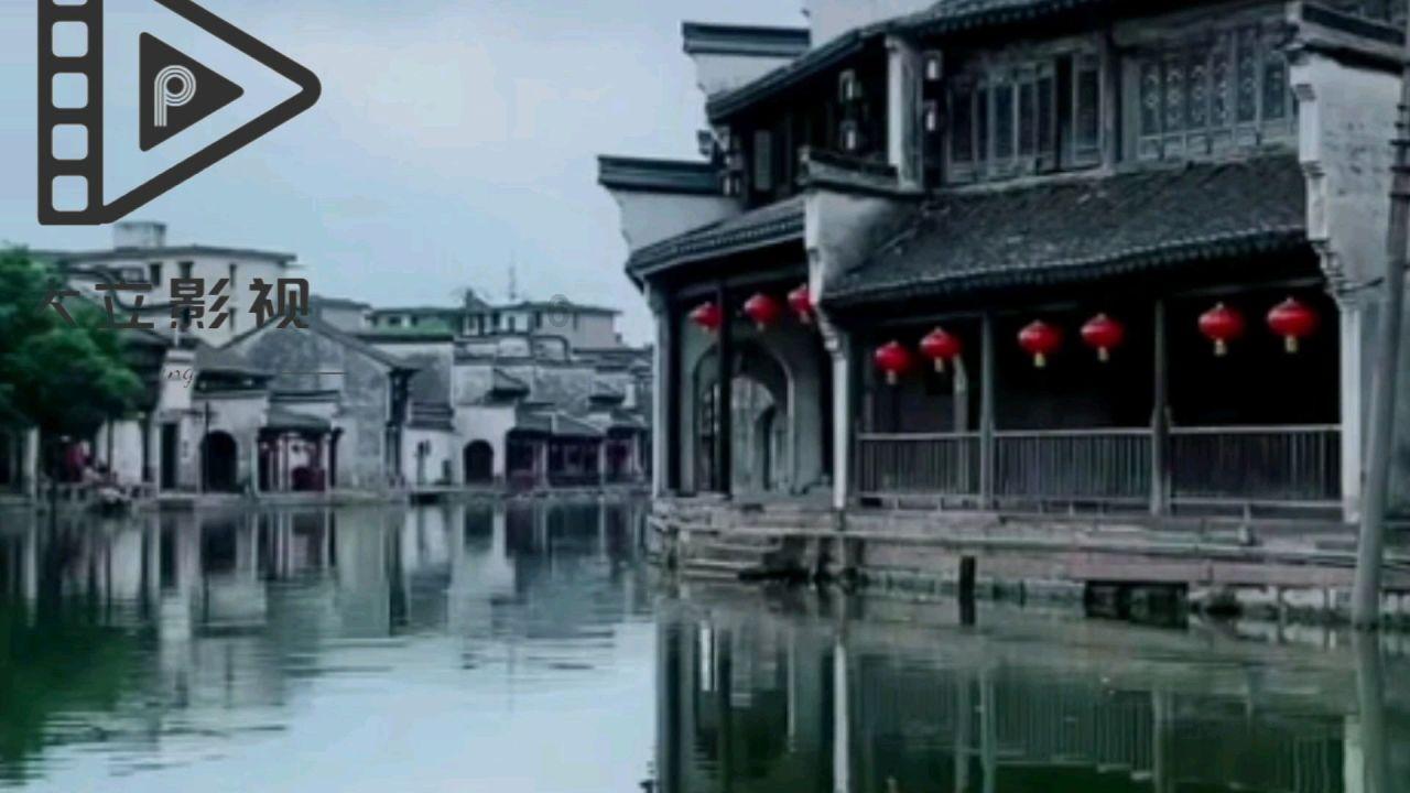 灰色体恤搭牛仔裤，青春又甜美，这样的穿衣风格你喜欢吗？游戏画面